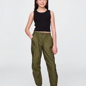 NWT GAP Kids Easy Cargo Parachute Pants- size Medium